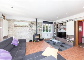 renovated detached house with garden 